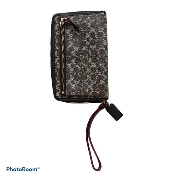 Coach monogram wristlet - Picture 2 of 3